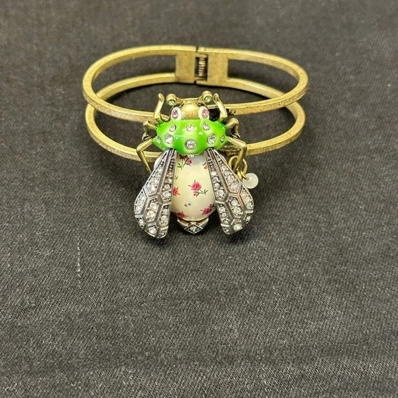 Betsey Johnson Vintage Critters Art Deco Rosebud Bug Fly Hinged Bangle Bracelet - Picture 1 of 3